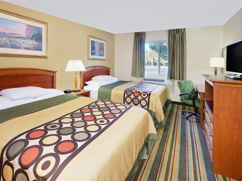 Super 8 By Wyndham Mt. Pleasant Hotell Mount Pleasant Exteriör bild
