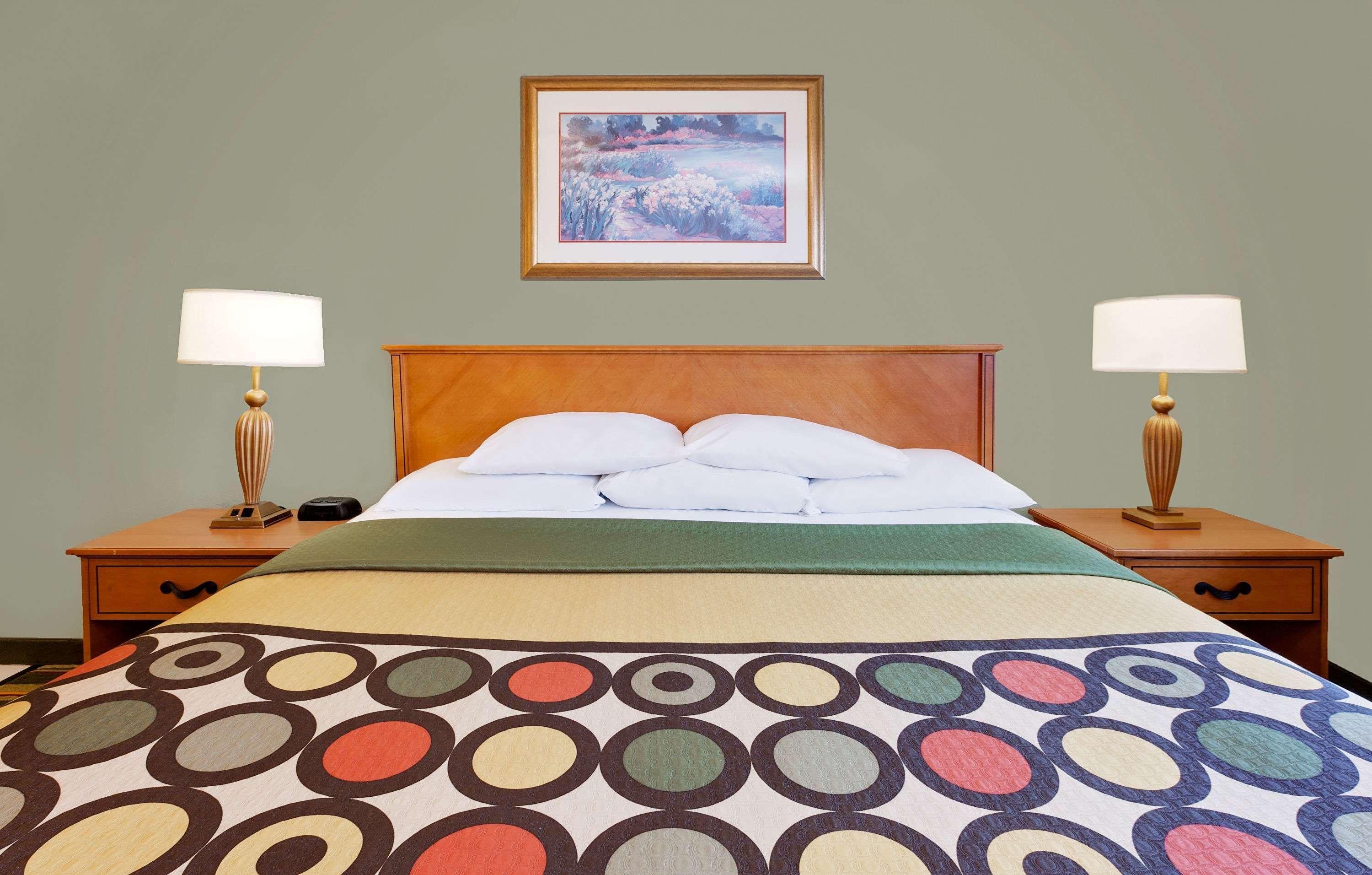 Super 8 By Wyndham Mt. Pleasant Hotell Mount Pleasant Exteriör bild