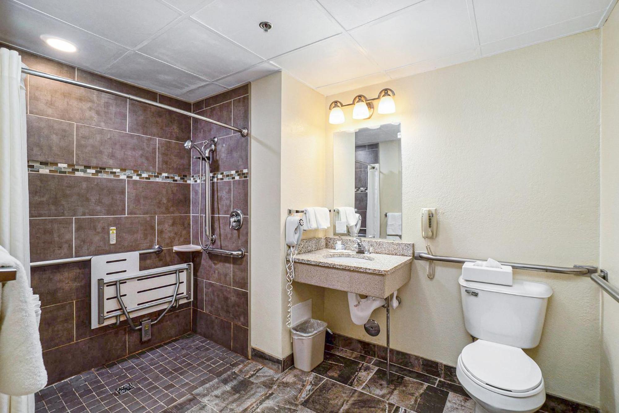 Super 8 By Wyndham Mt. Pleasant Hotell Mount Pleasant Exteriör bild