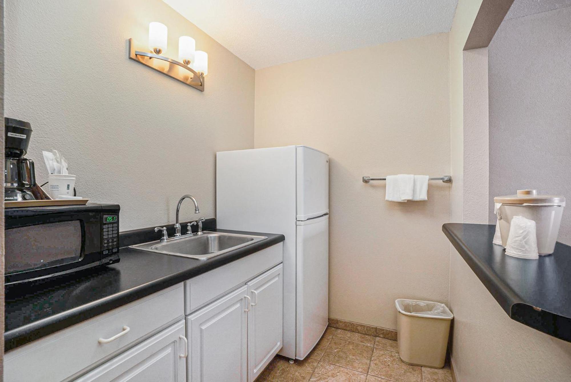 Super 8 By Wyndham Mt. Pleasant Hotell Mount Pleasant Exteriör bild
