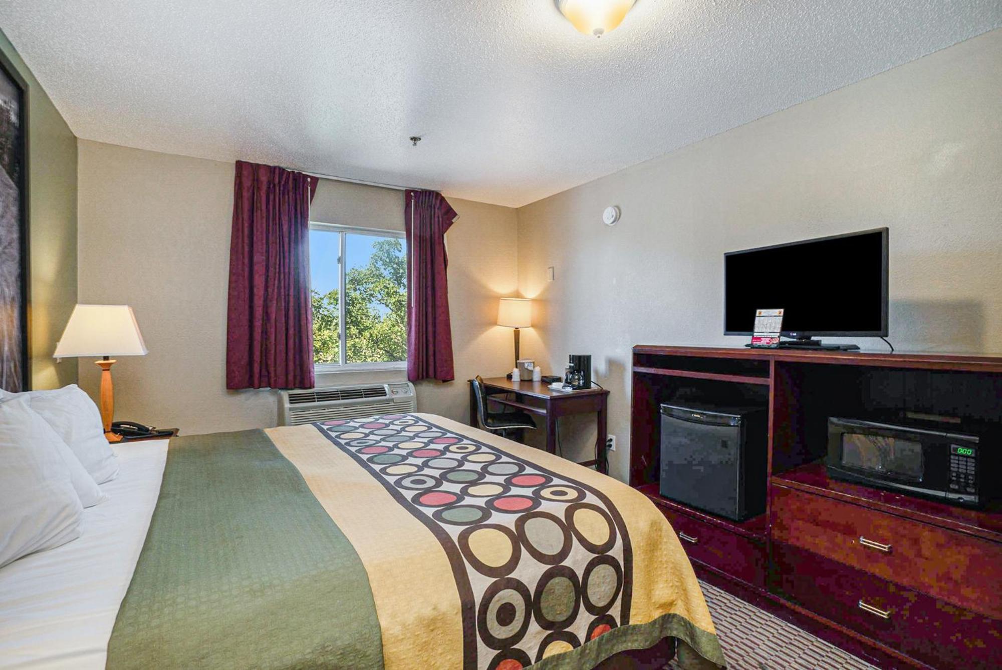 Super 8 By Wyndham Mt. Pleasant Hotell Mount Pleasant Exteriör bild