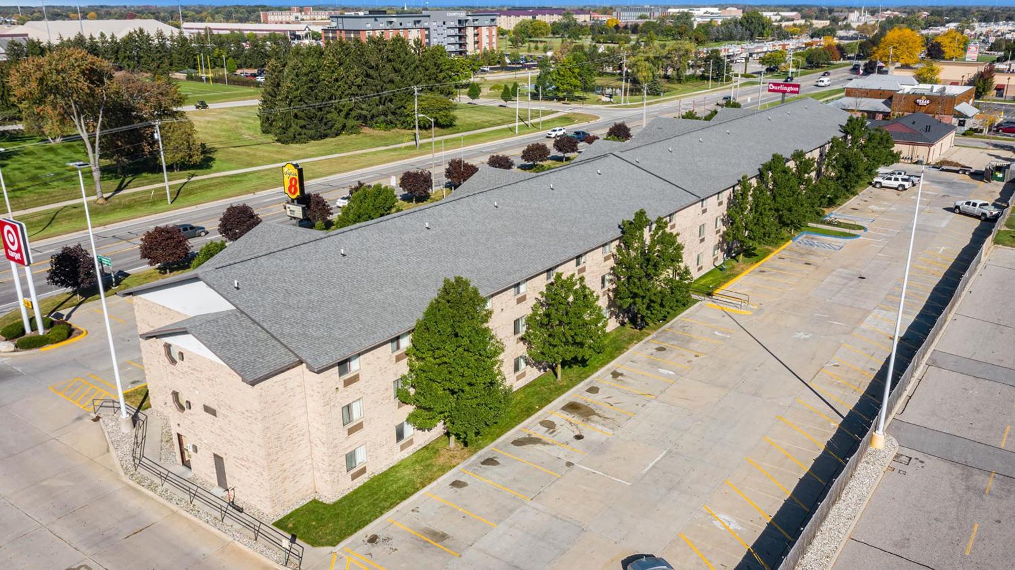 Super 8 By Wyndham Mt. Pleasant Hotell Mount Pleasant Exteriör bild